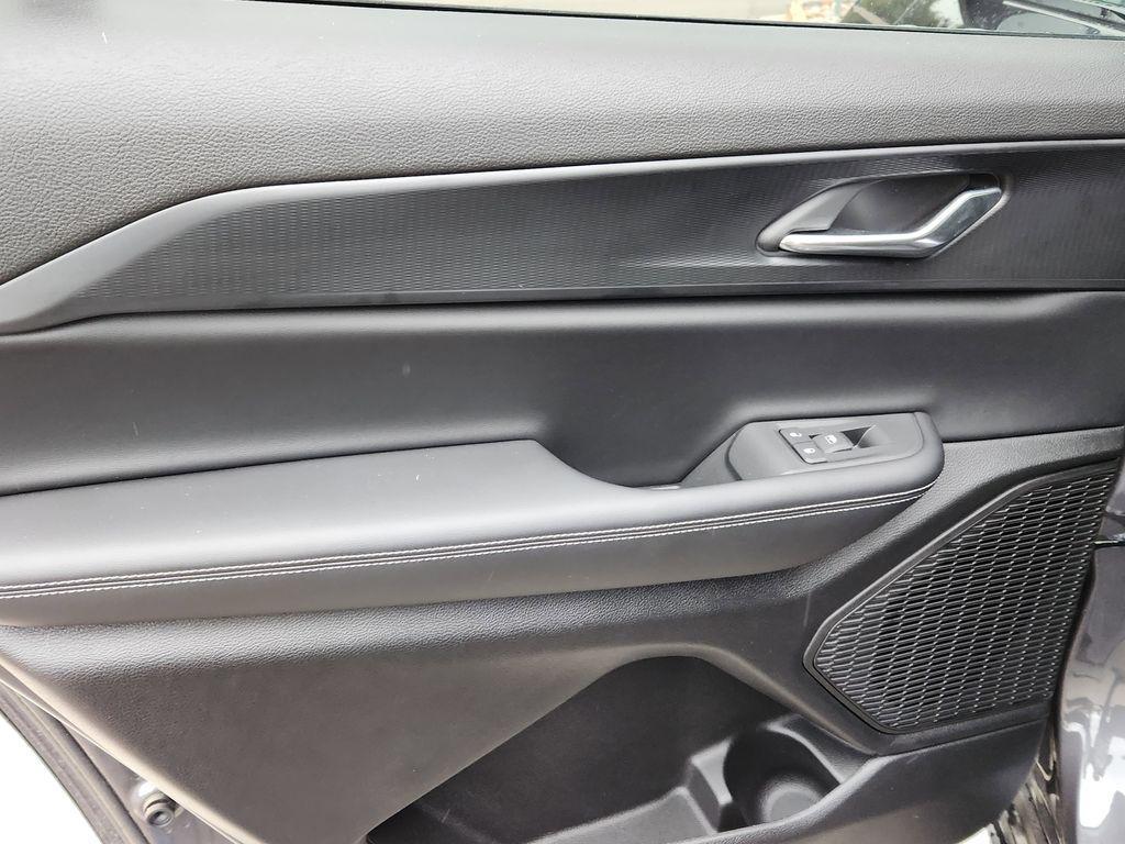 new 2025 Jeep Grand Cherokee L car, priced at $46,198