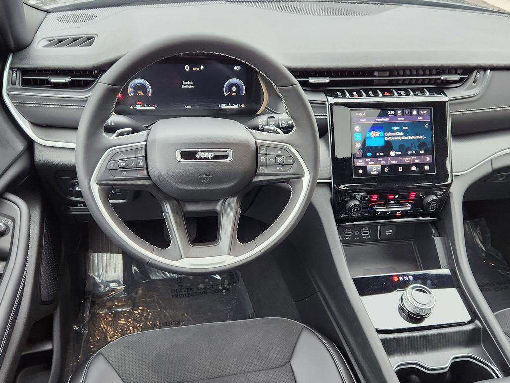 new 2025 Jeep Grand Cherokee L car, priced at $46,198