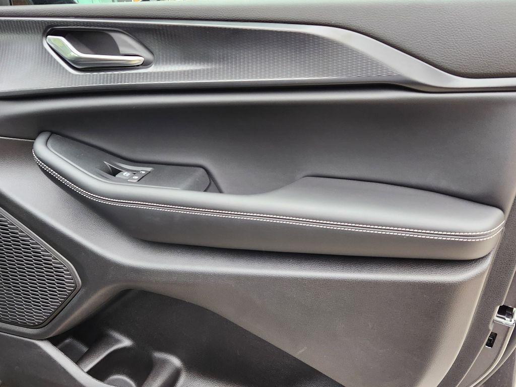 new 2025 Jeep Grand Cherokee L car, priced at $46,198