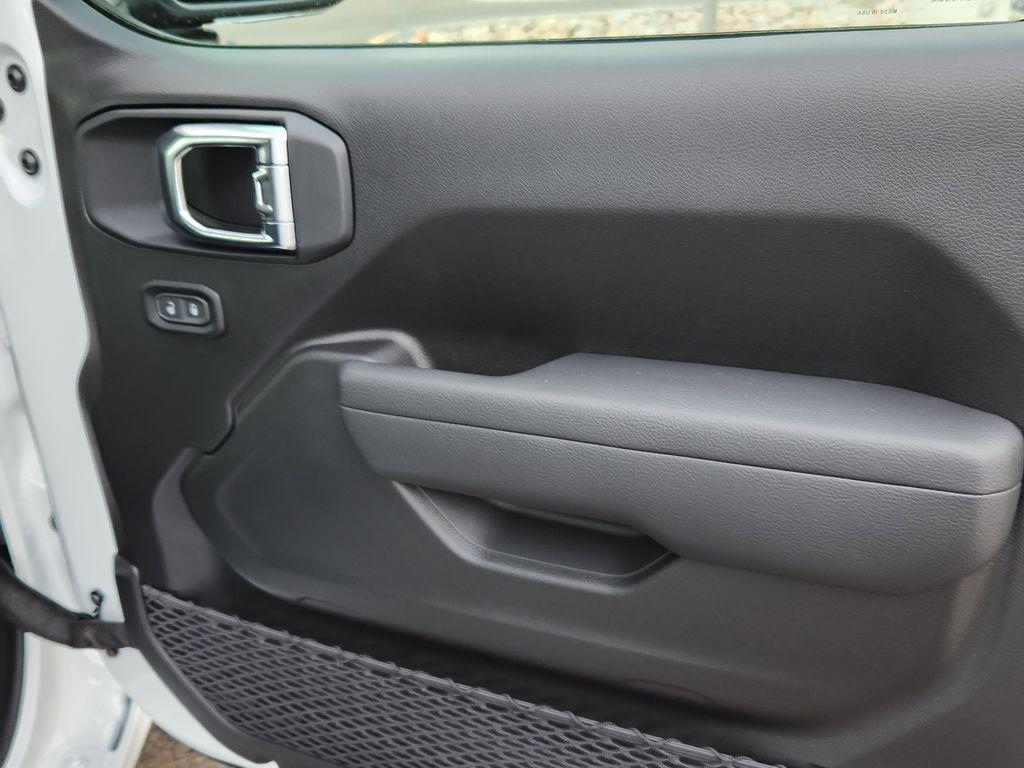 new 2025 Jeep Gladiator car, priced at $45,166