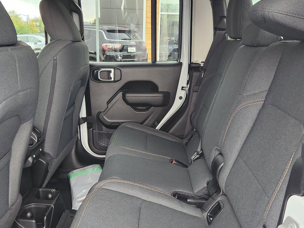 new 2025 Jeep Gladiator car, priced at $45,166