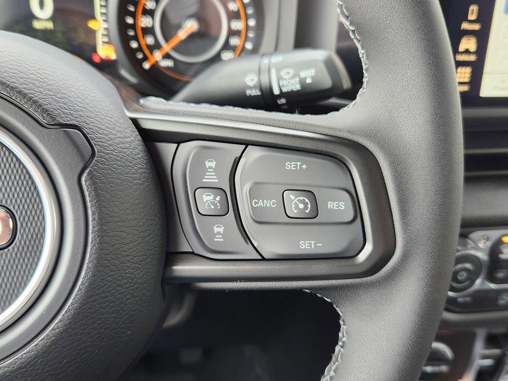 new 2025 Jeep Gladiator car, priced at $45,166