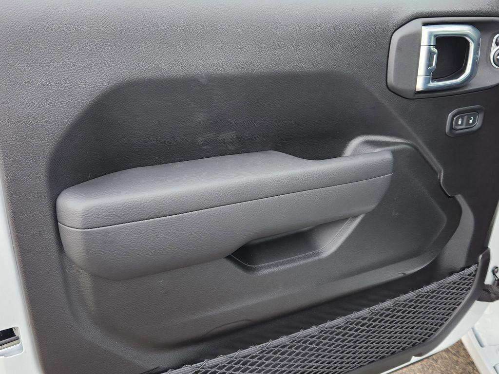 new 2025 Jeep Gladiator car, priced at $45,166