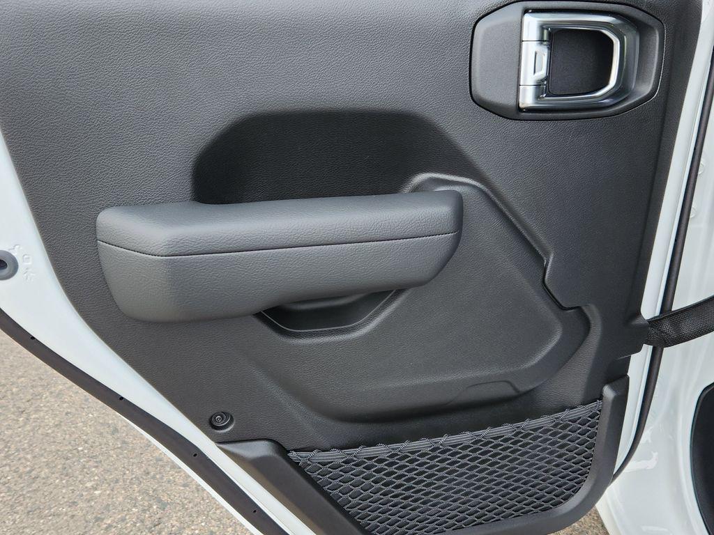 new 2025 Jeep Gladiator car, priced at $45,166