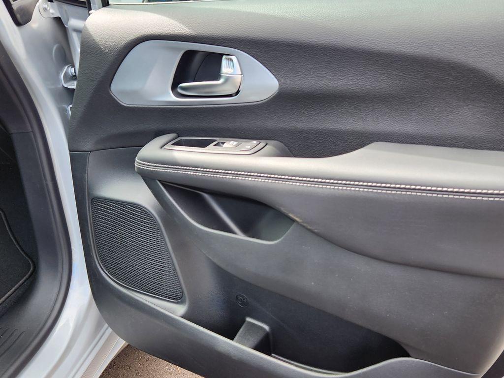 new 2026 Chrysler Pacifica car, priced at $50,984