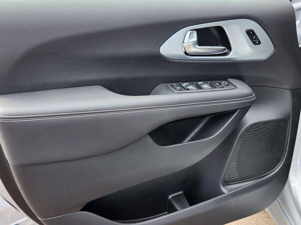 new 2026 Chrysler Pacifica car, priced at $50,984