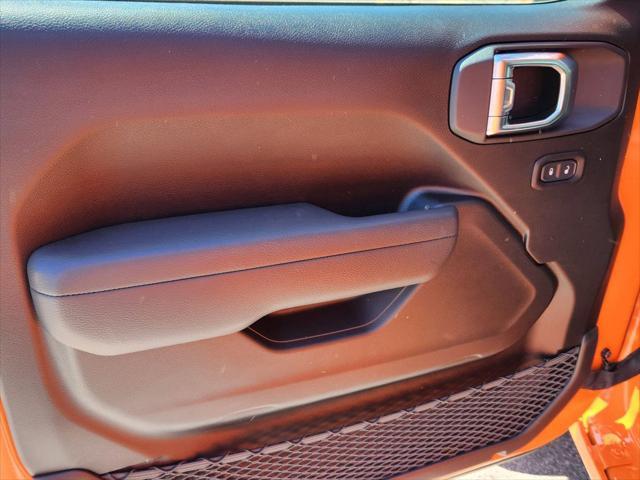 new 2025 Jeep Gladiator car, priced at $40,080