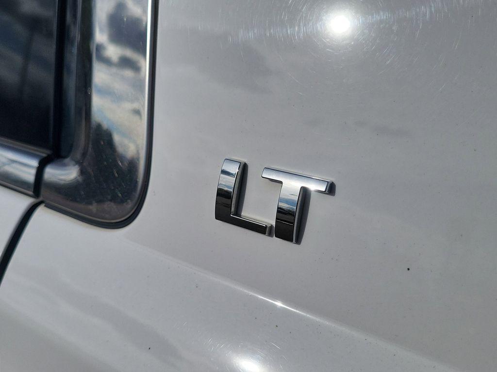 used 2015 Chevrolet Suburban car, priced at $20,358