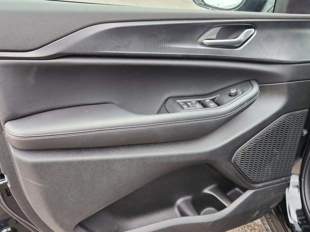 new 2025 Jeep Grand Cherokee car, priced at $43,724