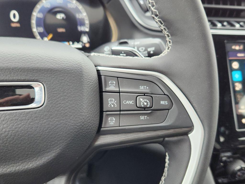 new 2025 Jeep Grand Cherokee car, priced at $43,724