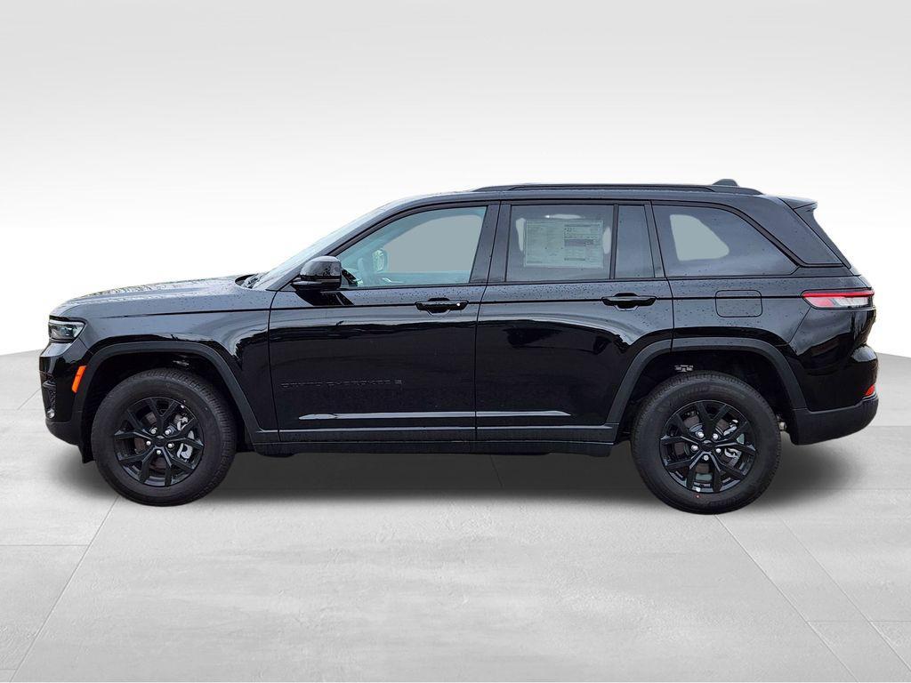 new 2025 Jeep Grand Cherokee car, priced at $43,724