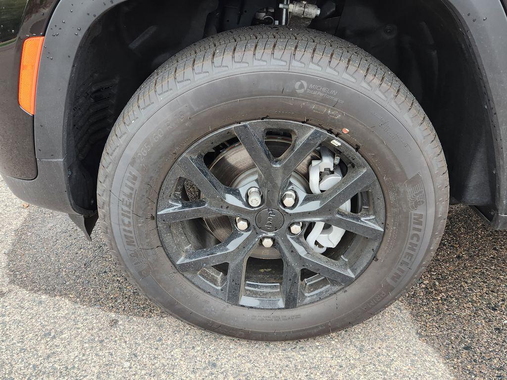 new 2025 Jeep Grand Cherokee car, priced at $43,724