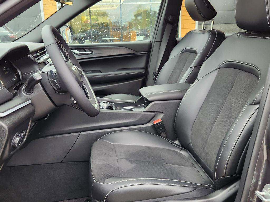 new 2025 Jeep Grand Cherokee L car, priced at $43,819