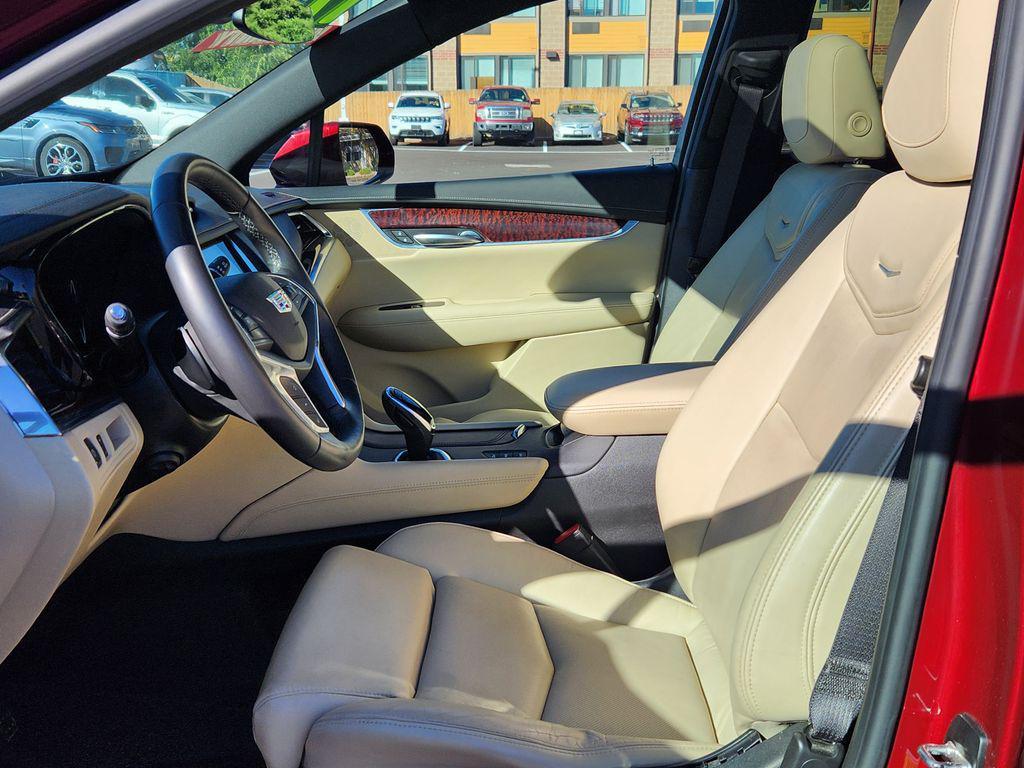 used 2017 Cadillac XT5 car, priced at $18,495