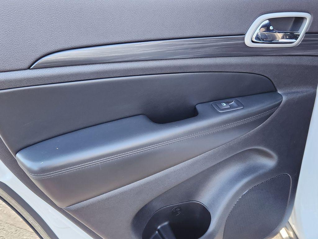 used 2021 Jeep Grand Cherokee car, priced at $24,195