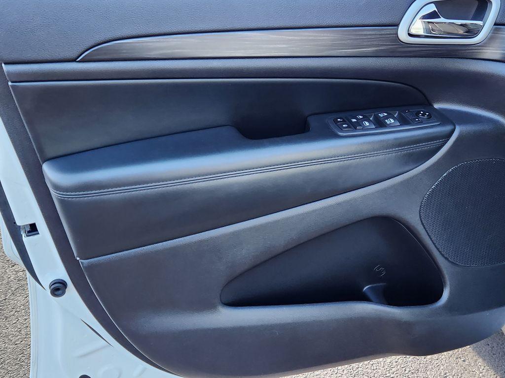 used 2021 Jeep Grand Cherokee car, priced at $24,195