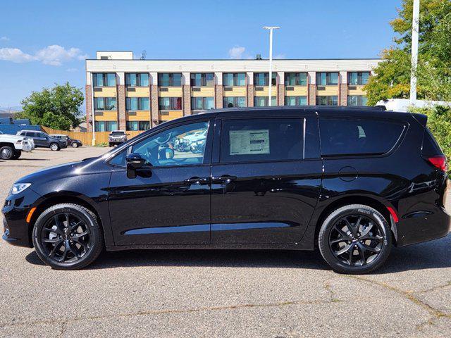 new 2024 Chrysler Pacifica car, priced at $48,498