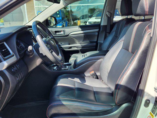 used 2019 Toyota Highlander car, priced at $33,094