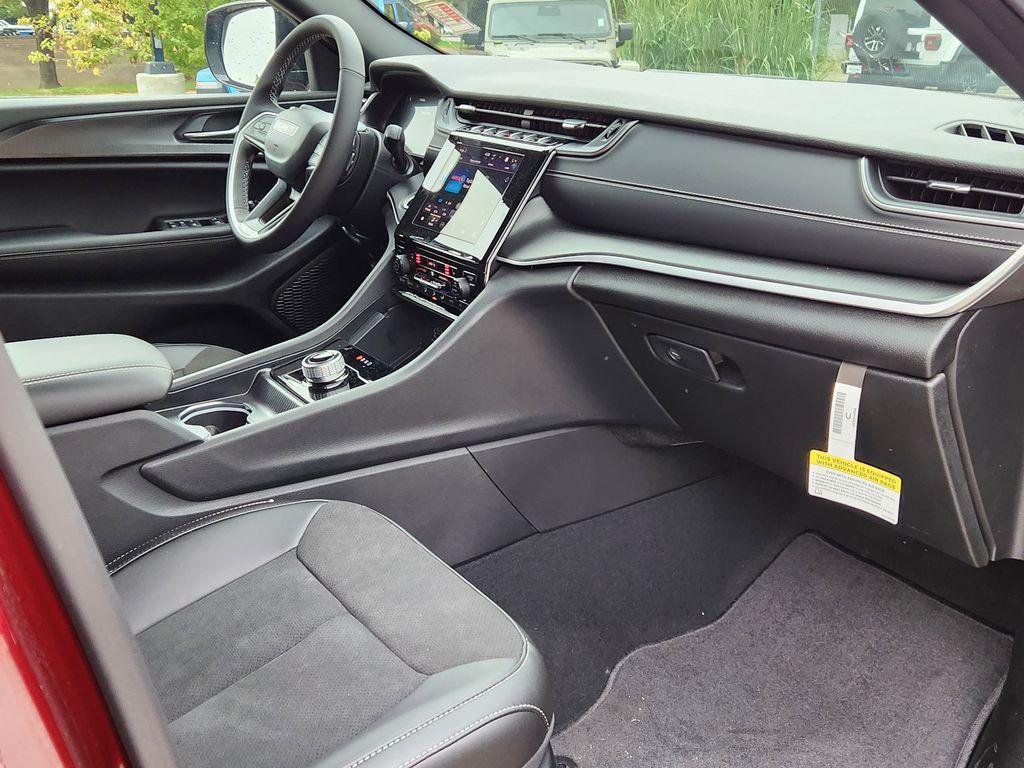 new 2025 Jeep Grand Cherokee L car, priced at $41,953