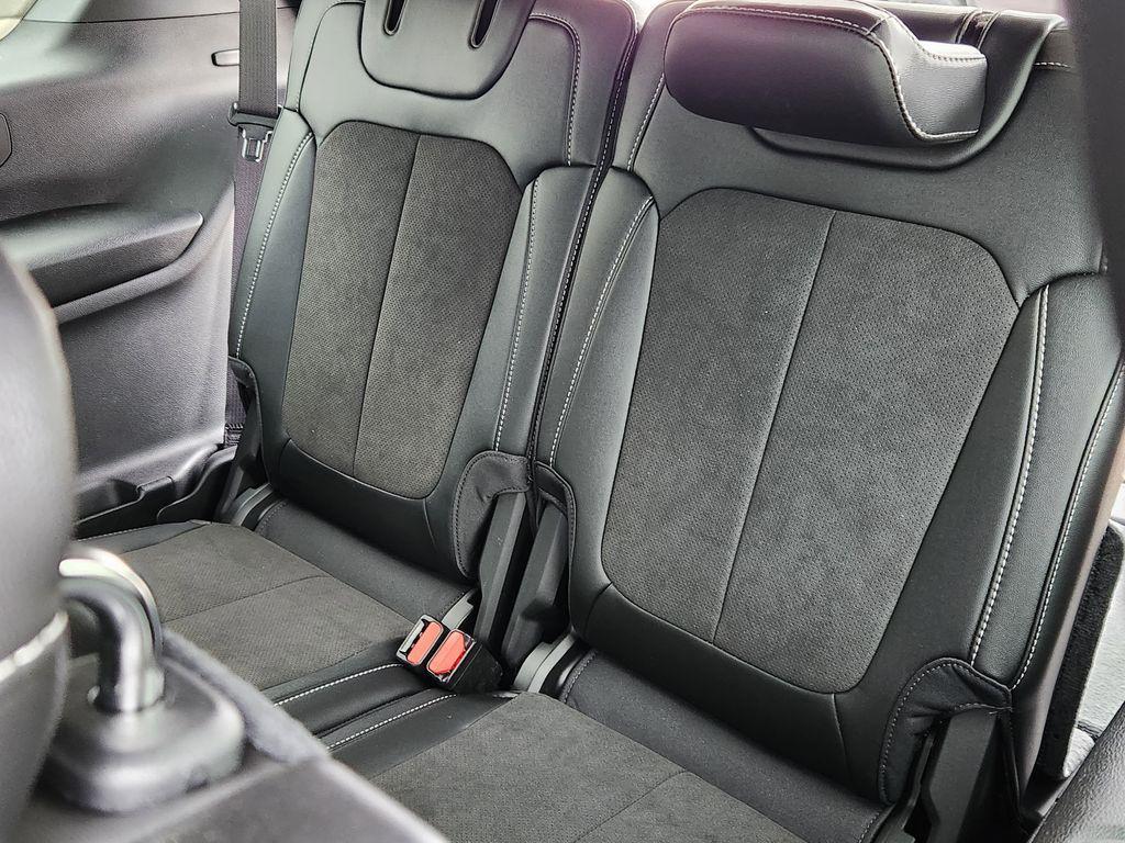 new 2025 Jeep Grand Cherokee L car, priced at $41,953