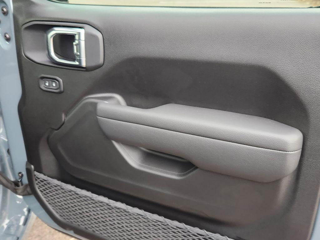 new 2025 Jeep Gladiator car, priced at $45,146