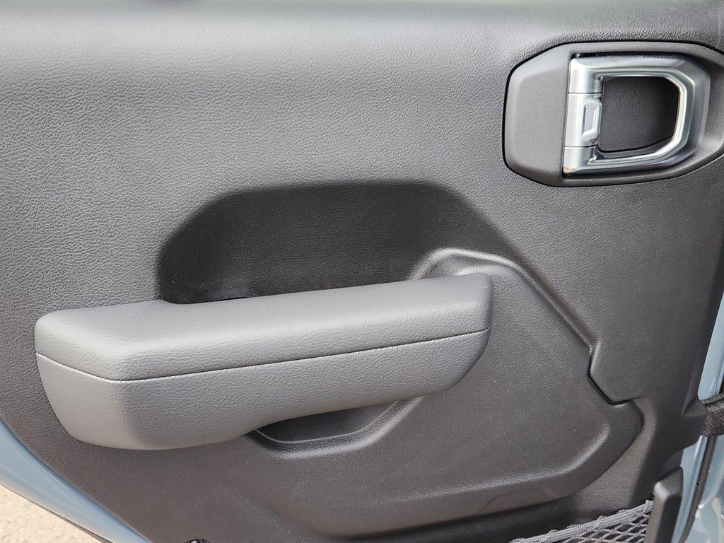 new 2025 Jeep Gladiator car, priced at $45,146