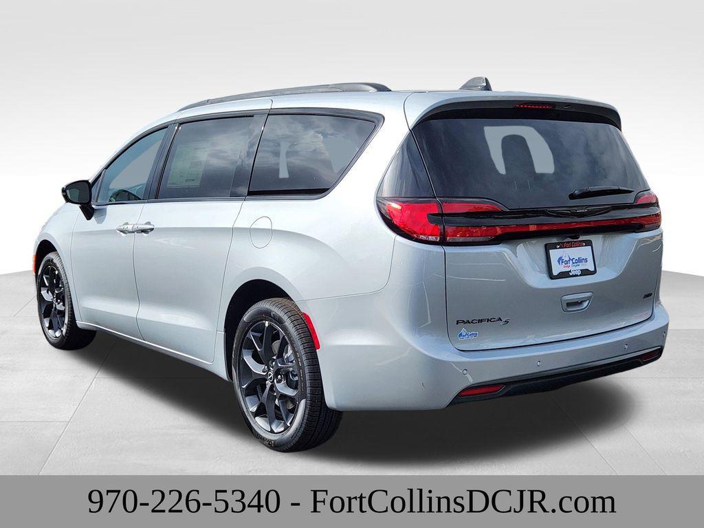 new 2026 Chrysler Pacifica car, priced at $46,926