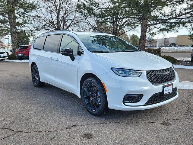 new 2025 Chrysler Pacifica car, priced at $51,559