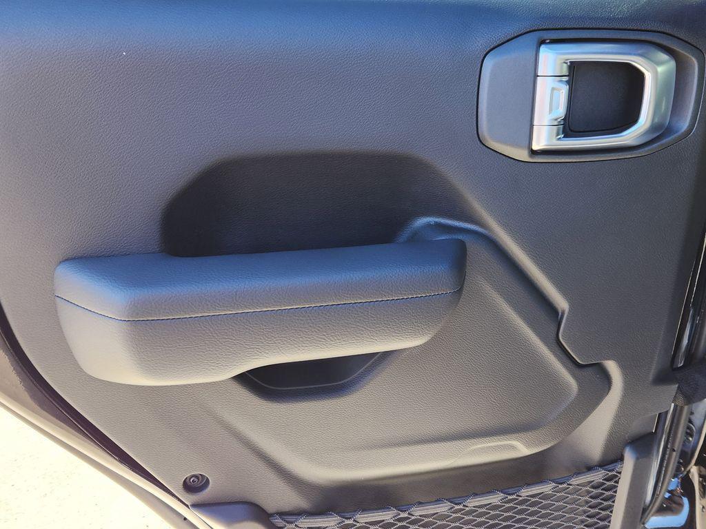 new 2026 Jeep Wrangler car, priced at $52,513