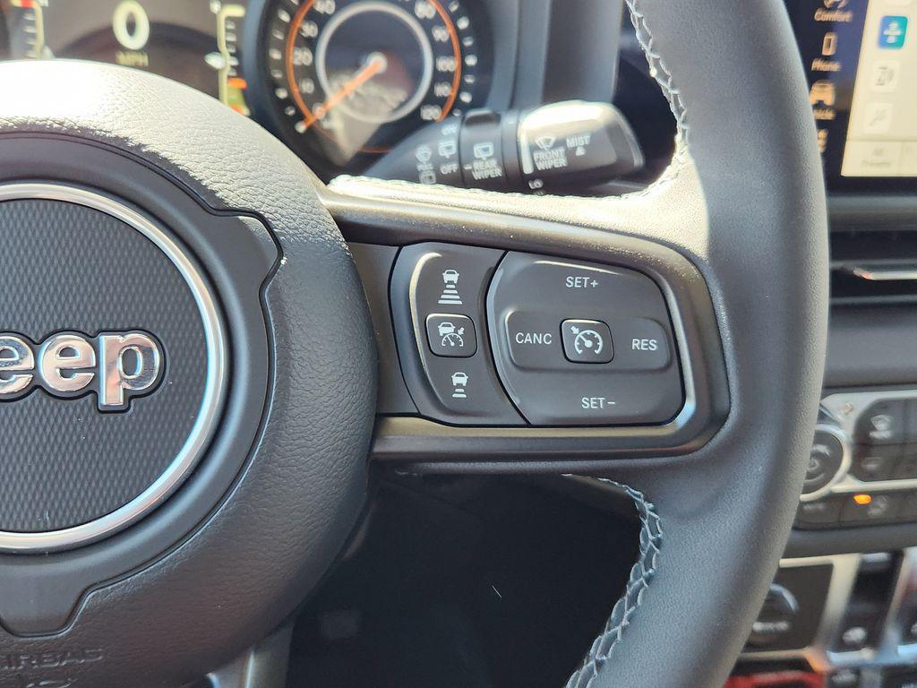 new 2025 Jeep Wrangler car, priced at $47,118