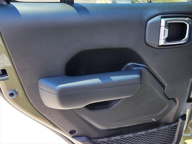 new 2025 Jeep Wrangler car, priced at $46,923