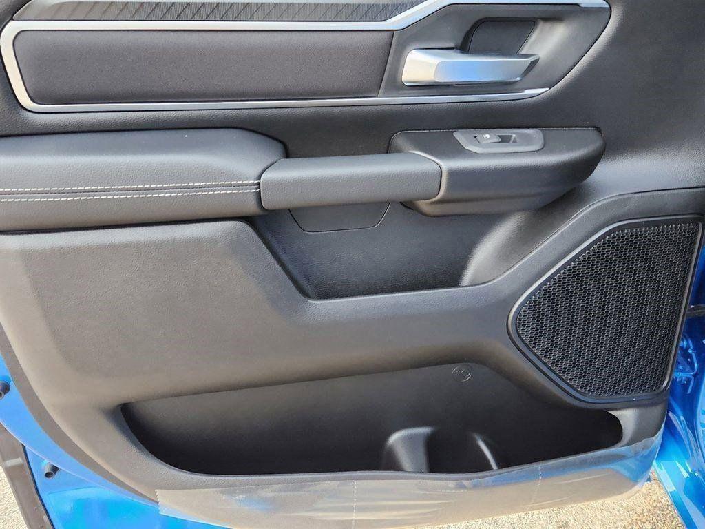 new 2025 Ram 1500 car, priced at $44,673
