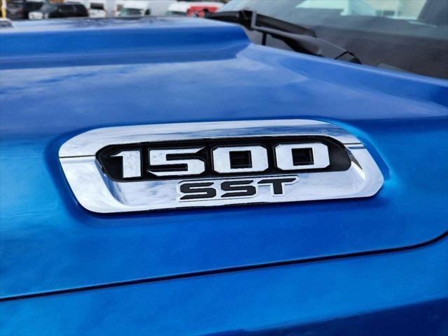 new 2025 Ram 1500 car, priced at $45,425