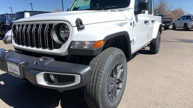 new 2024 Jeep Gladiator car, priced at $44,626