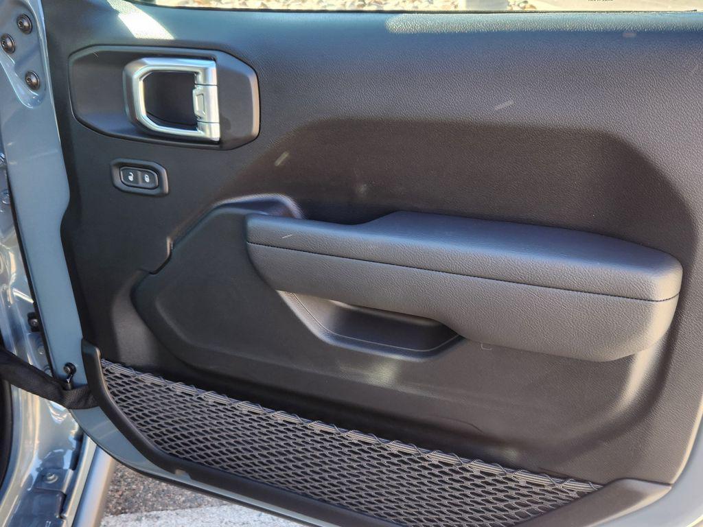 new 2026 Jeep Gladiator car, priced at $50,760