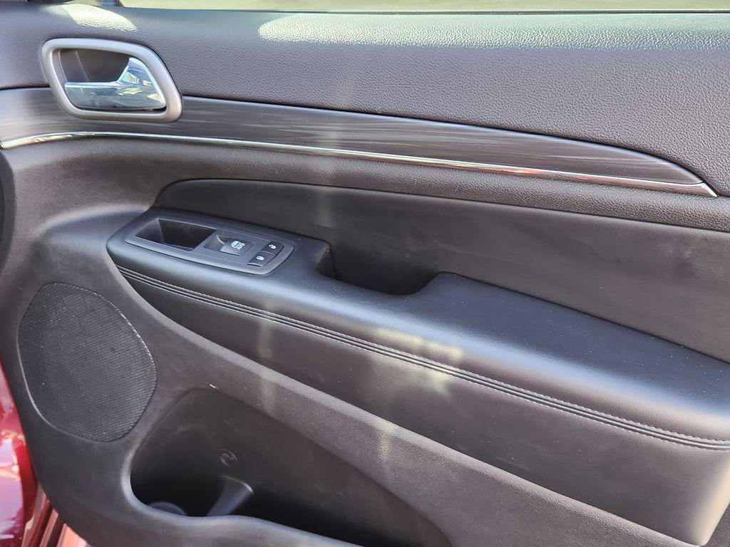 used 2020 Jeep Grand Cherokee car, priced at $27,418