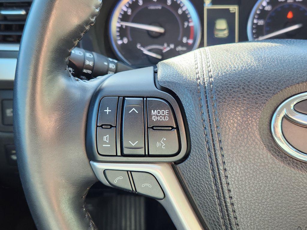used 2018 Toyota Highlander car, priced at $27,795