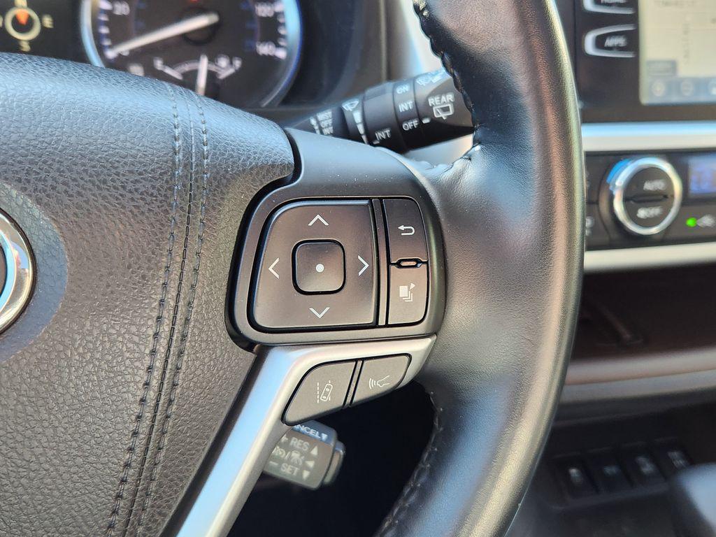 used 2018 Toyota Highlander car, priced at $27,795
