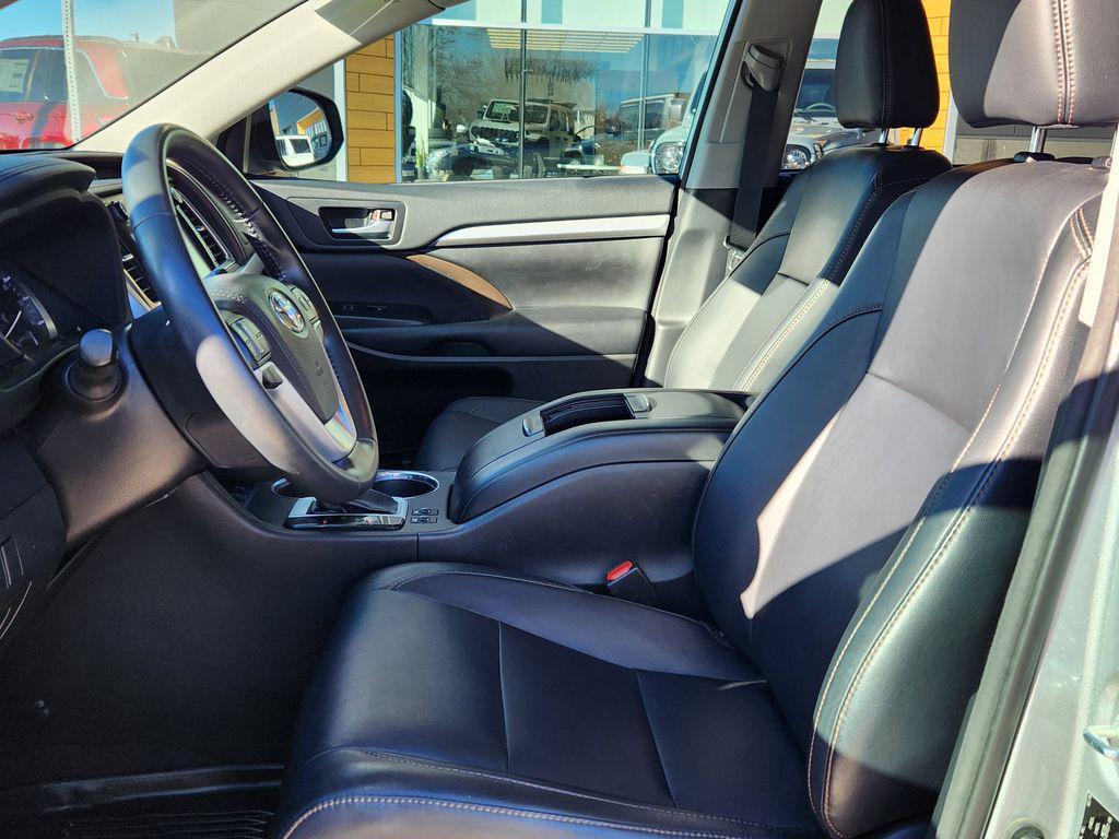 used 2018 Toyota Highlander car, priced at $27,795