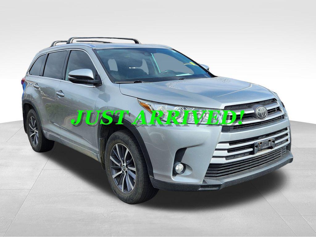 used 2018 Toyota Highlander car, priced at $28,995