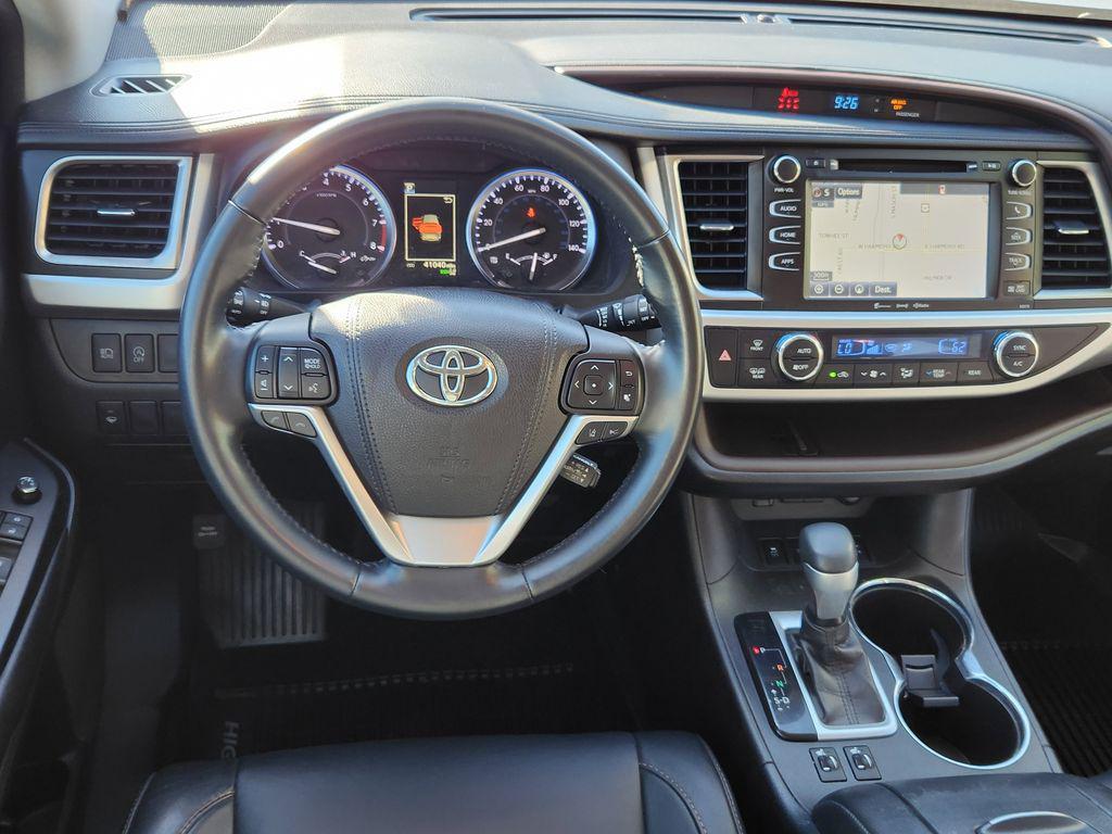 used 2018 Toyota Highlander car, priced at $27,795
