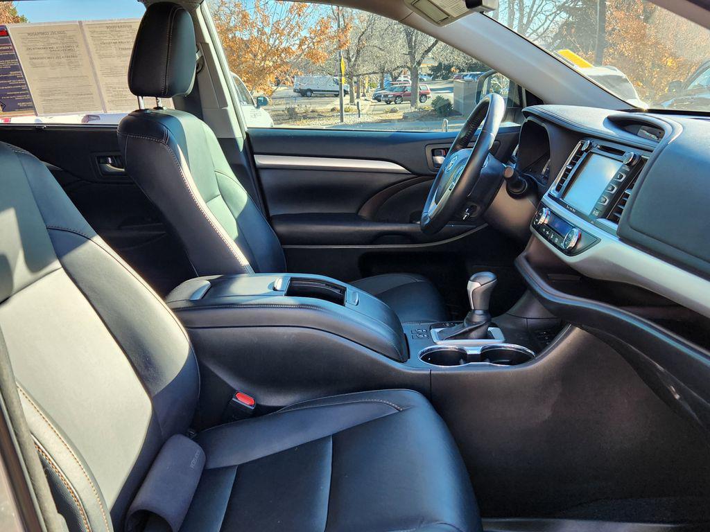 used 2018 Toyota Highlander car, priced at $27,795