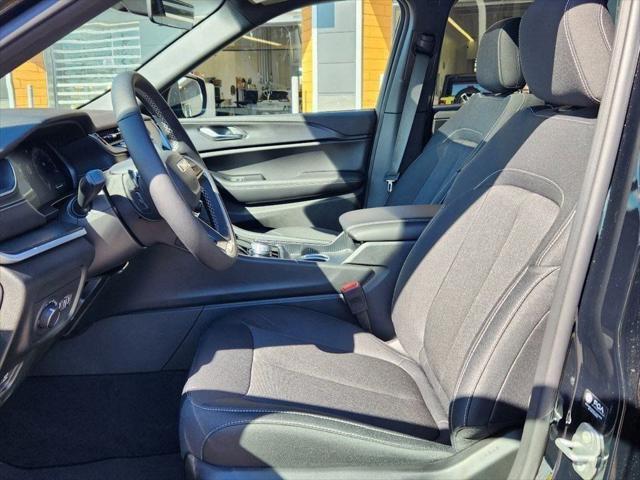 new 2025 Jeep Grand Cherokee car, priced at $38,434