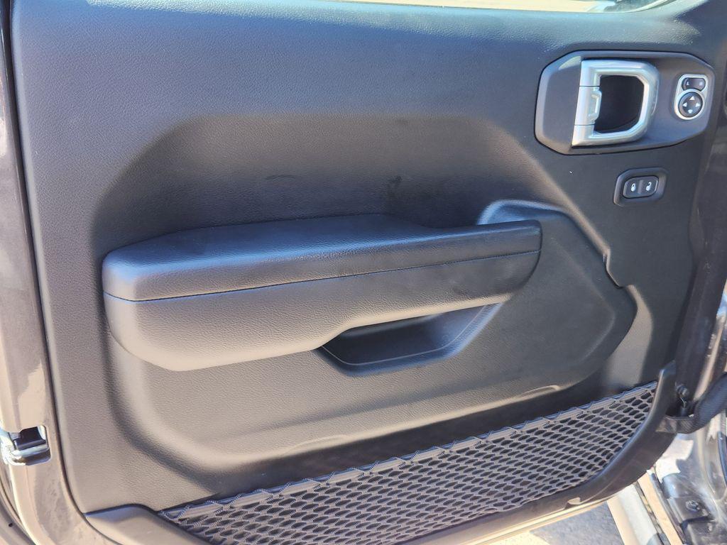 used 2021 Jeep Gladiator car, priced at $34,995