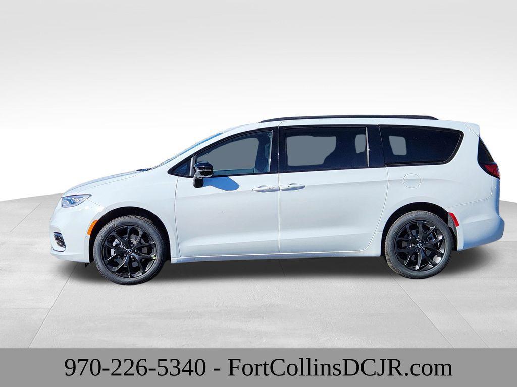 new 2026 Chrysler Pacifica car, priced at $52,054