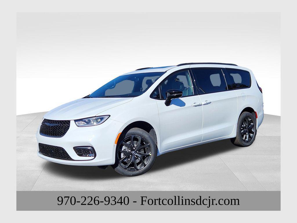 new 2026 Chrysler Pacifica car, priced at $52,054