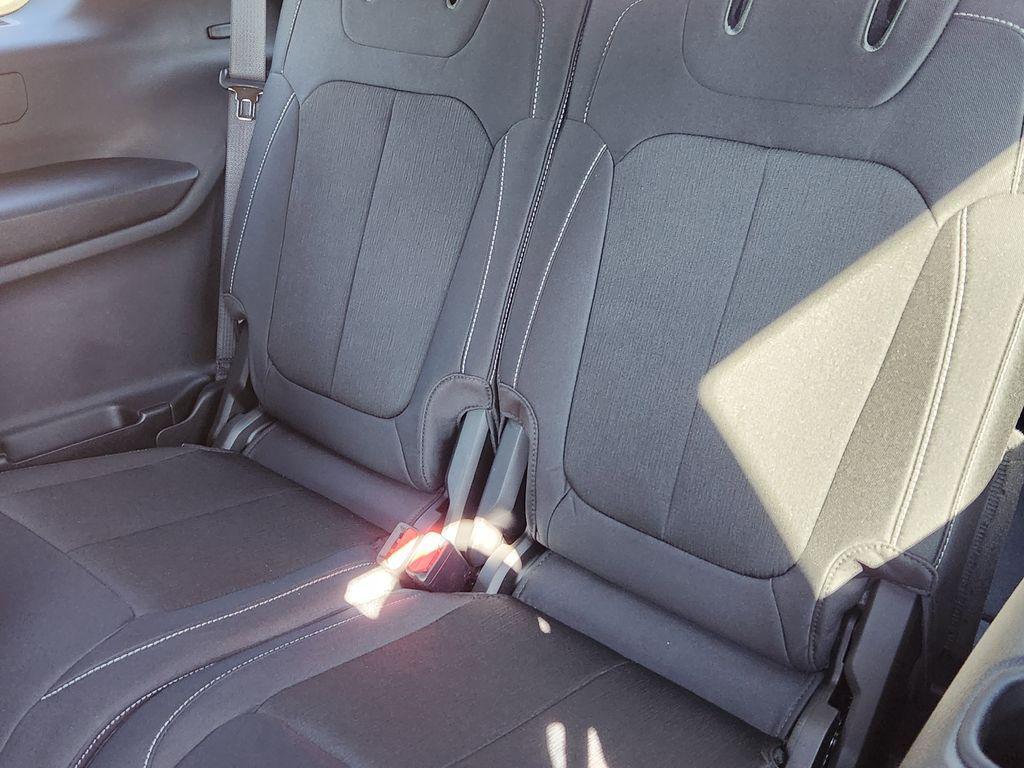 new 2025 Jeep Grand Cherokee L car, priced at $42,620