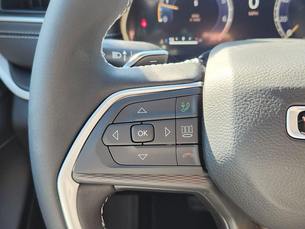 new 2025 Jeep Grand Cherokee L car, priced at $39,194