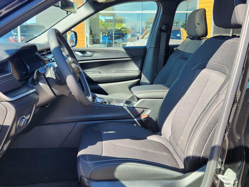 new 2025 Jeep Grand Cherokee L car, priced at $42,620