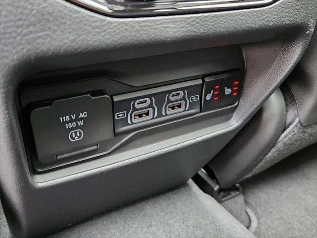 new 2025 Jeep Grand Cherokee car, priced at $48,915